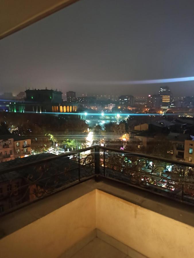 Красивая, Просторная Квартира В Самом Центре Еревана, Рядом С Оперным Театром. Єреван Екстер'єр фото